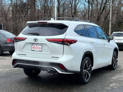 2022 Toyota Highlander XSE