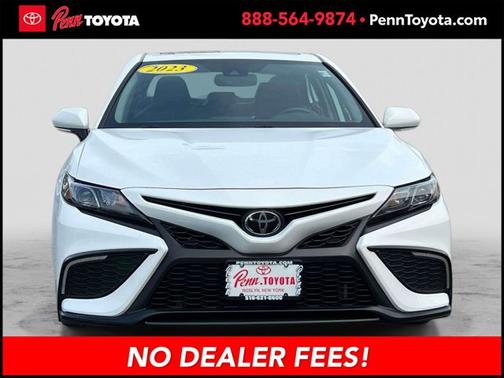 ICE CAP 2023 Toyota Camry SE