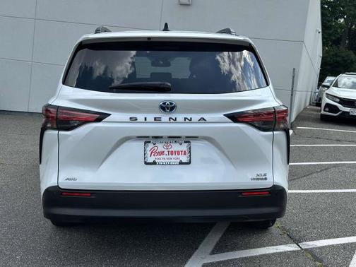 2022 Toyota Sienna XLE