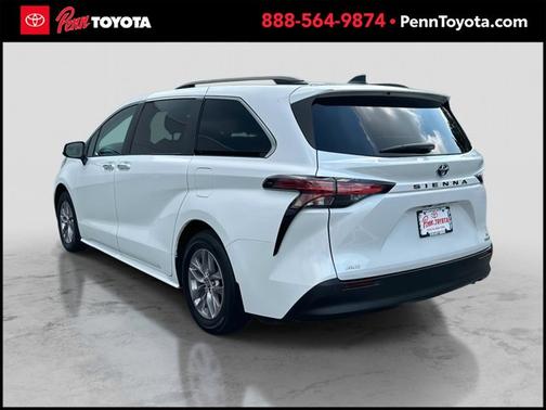 2022 Toyota Sienna XLE