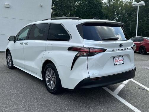 2022 Toyota Sienna XLE