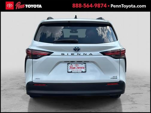 2022 Toyota Sienna XLE