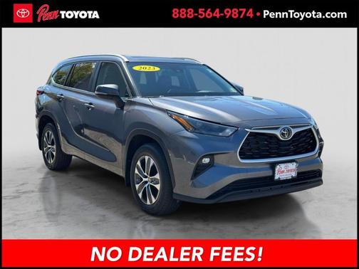 MAGNETIC GRAY MET 2023 Toyota Highlander XLE