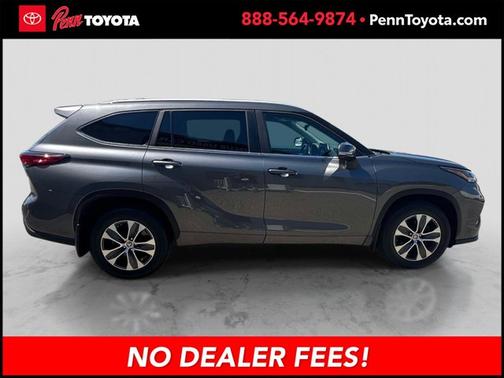 MAGNETIC GRAY MET 2023 Toyota Highlander XLE
