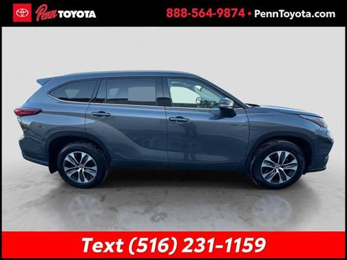 Magnetic Gray Metallic 2022 Toyota Highlander XLE