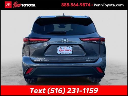 Magnetic Gray Metallic 2022 Toyota Highlander XLE