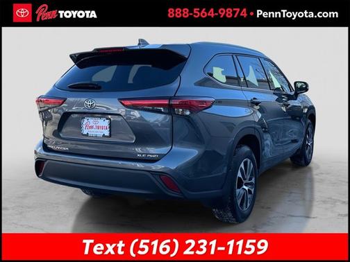 Magnetic Gray Metallic 2022 Toyota Highlander XLE