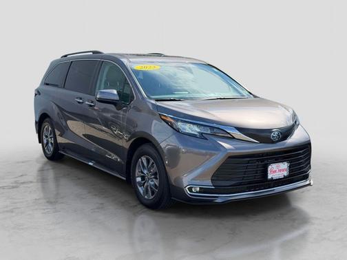 PREDAWN GRAY MICA 2023 Toyota Sienna XLE