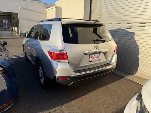 2012 Toyota Highlander SE