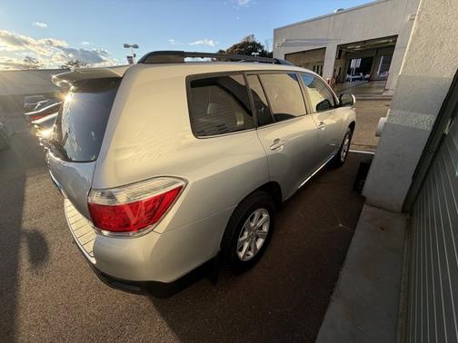 2012 Toyota Highlander SE