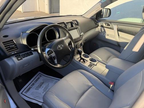 2012 Toyota Highlander SE