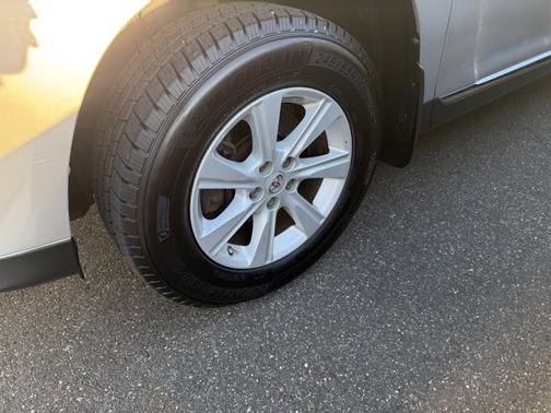 2012 Toyota Highlander SE