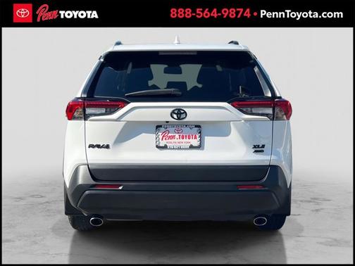 2022 Toyota RAV4 XLE