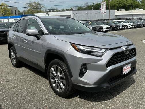 2023 Toyota RAV4 XLE Premium