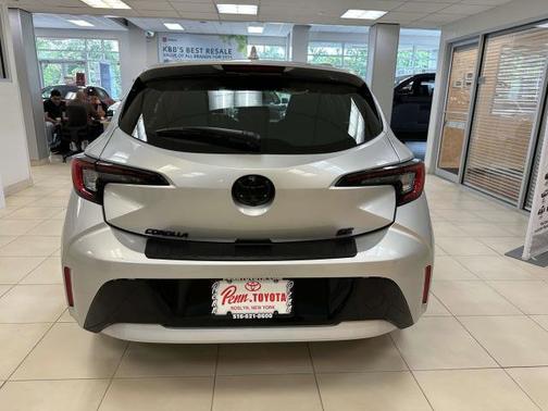 2024 Toyota Corolla Hatchback SE