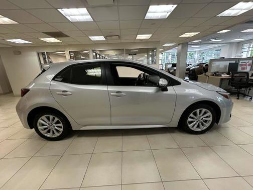 2024 Toyota Corolla Hatchback SE