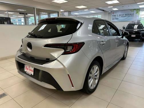 2024 Toyota Corolla Hatchback SE