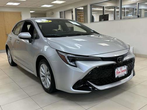 2024 Toyota Corolla Hatchback SE