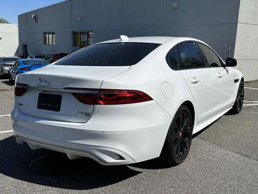2022 Jaguar XF R-Dynamic SE