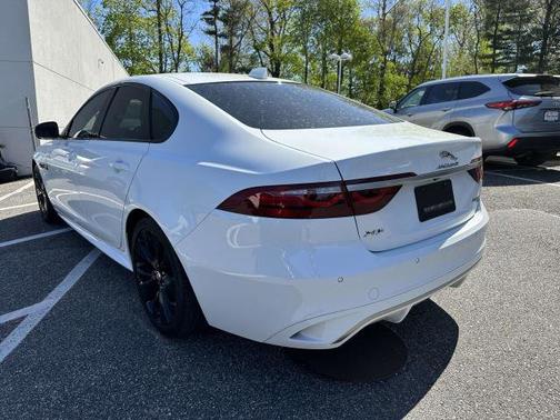 2022 Jaguar XF R-Dynamic SE