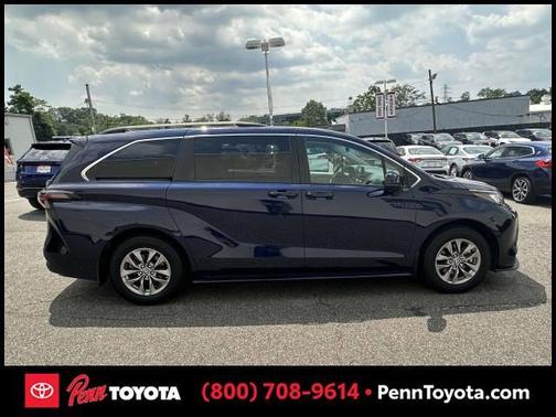 2023 Toyota Sienna LE