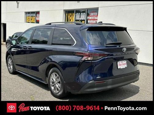 2023 Toyota Sienna LE