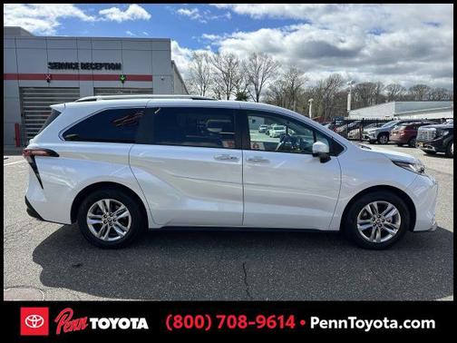 2022 Toyota Sienna Limited