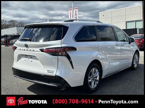 2022 Toyota Sienna Limited