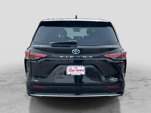 2023 Toyota Sienna Limited