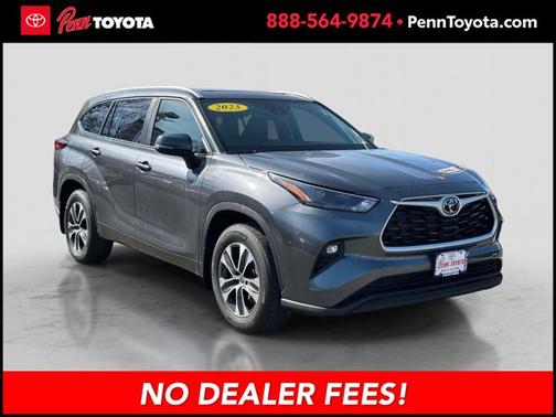 Magnetic Gray Metallic 2023 Toyota Highlander XLE