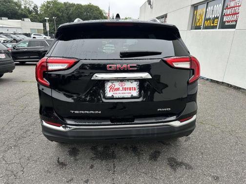 2024 GMC Terrain SLT