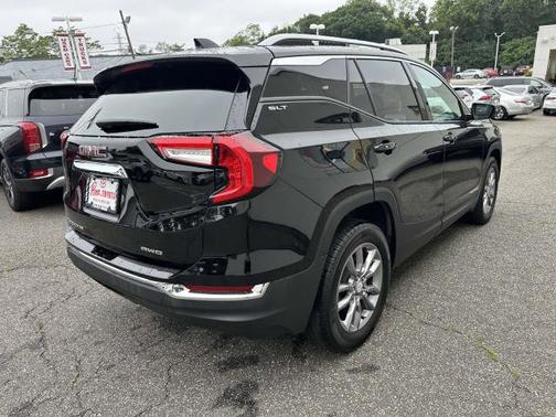 2024 GMC Terrain SLT