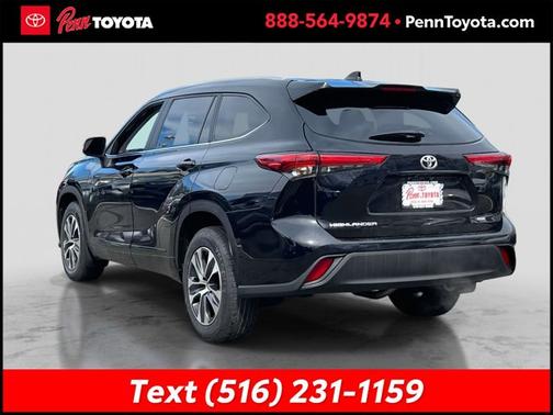 MIDNIGHT BLACK ME 2023 Toyota Highlander XLE