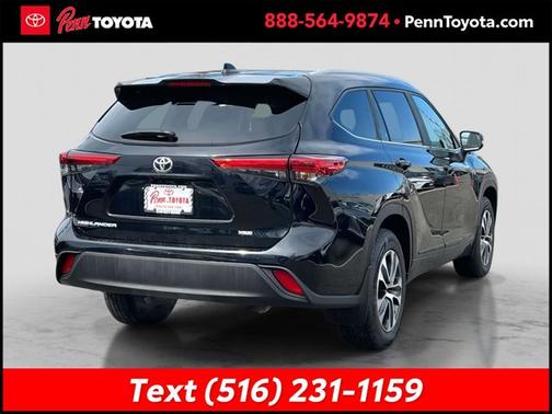 MIDNIGHT BLACK ME 2023 Toyota Highlander XLE