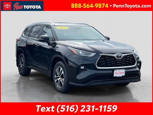 MIDNIGHT BLACK ME 2023 Toyota Highlander XLE