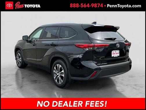 MIDNIGHT BLACK ME 2023 Toyota Highlander XLE