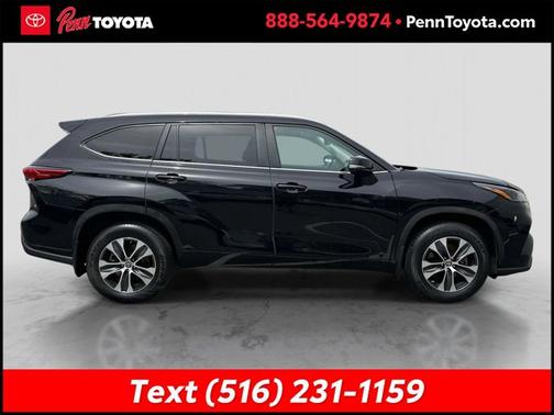 MIDNIGHT BLACK ME 2023 Toyota Highlander XLE