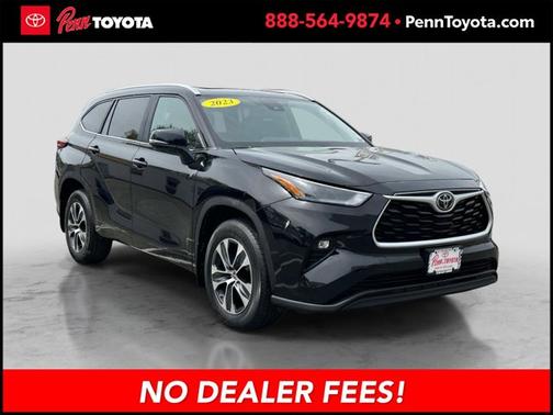 MIDNIGHT BLACK ME 2023 Toyota Highlander XLE