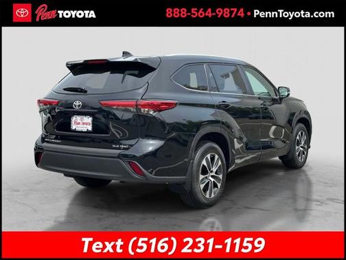 MIDNIGHT BLACK ME 2023 Toyota Highlander XLE