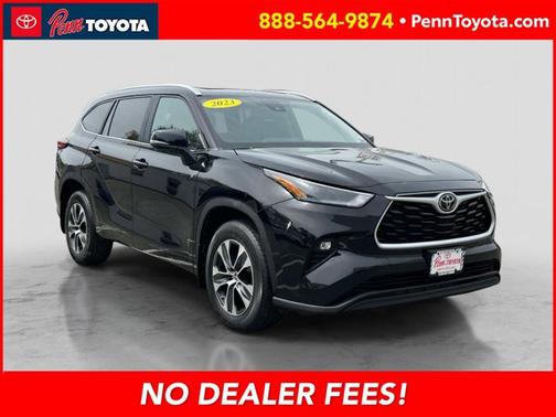 MIDNIGHT BLACK ME 2023 Toyota Highlander XLE