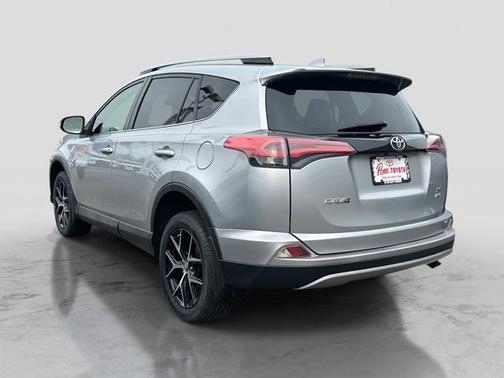 2018 Toyota RAV4 SE