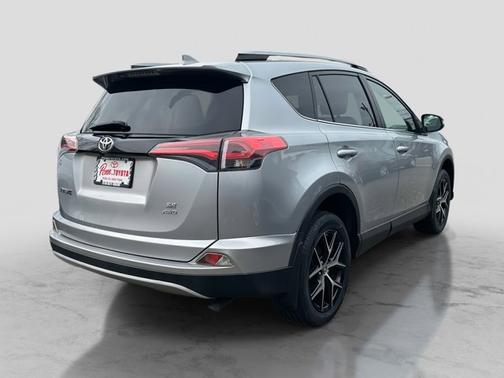 2018 Toyota RAV4 SE