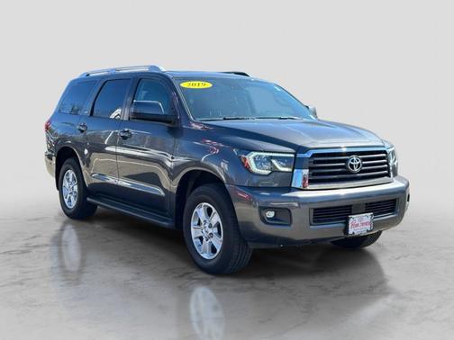 MAGNETIC GRAY METALLIC 2019 Toyota Sequoia SR5