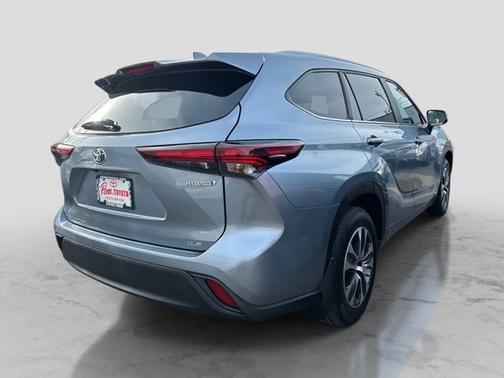 2024 Toyota Highlander Hybrid XLE