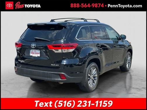 MIDNIGHT BLACK METALLIC 2019 Toyota Highlander XLE