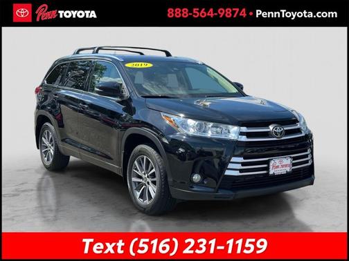 MIDNIGHT BLACK METALLIC 2019 Toyota Highlander XLE