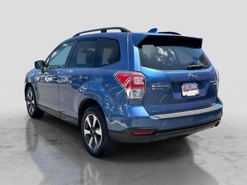 Quartz Blue Pearl 2017 Subaru Forester 2.5i Premium