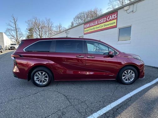 2021 Toyota Sienna XLE