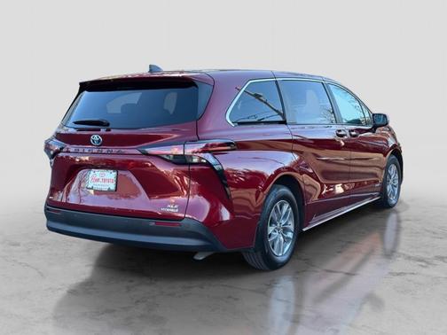 2021 Toyota Sienna XLE