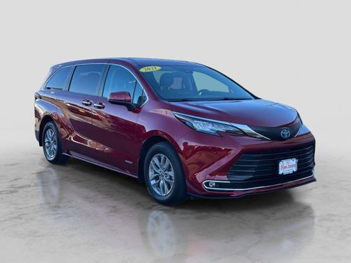 2021 Toyota Sienna XLE